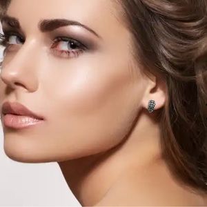 Marvel Spider Man Head Stud Earrings.